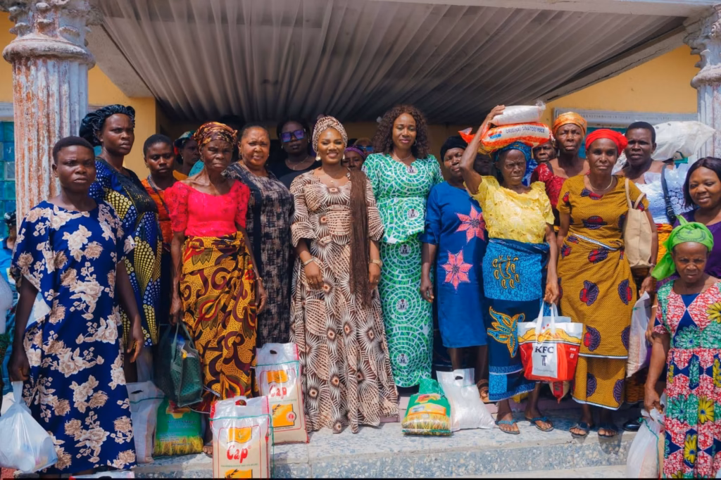 Over200elderlywomenreceivechristmasfoodsupportfromisokosouthchairpersonE28099swife38406887962443538012
