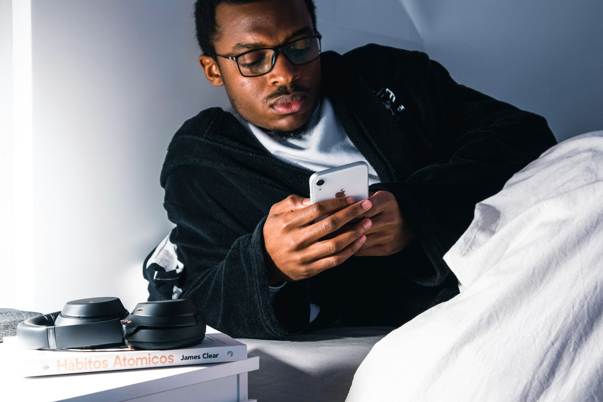 Why Some People Reply Messages Late on Purpose